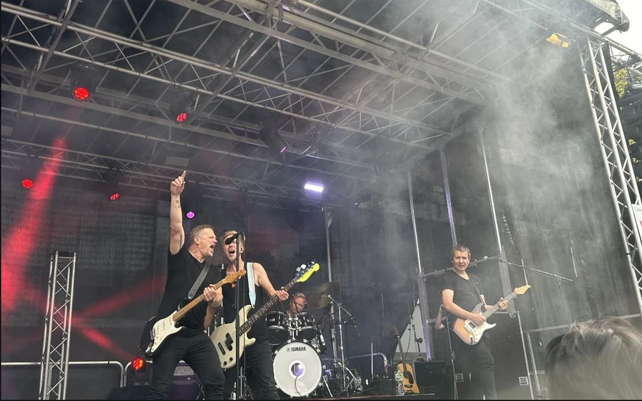 Bryan Adams Tribute DK